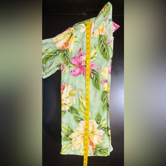 Vibrant Floral Men's Hawaiian Button Down Shirt - Picture 5 of 5